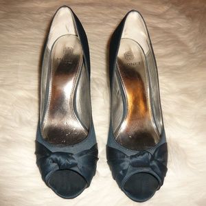 TEAL FABRIC HIGH HEELS Sz 9 1/2